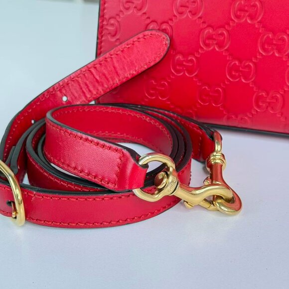 Gucci GG Logo Printed Red Leather Padlock Shoulder Bag with Gold Tone Lock - Picture 9 of 10